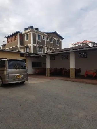 Golden Guest House- Miritini Отели рядом с Аэропорт Момбаса