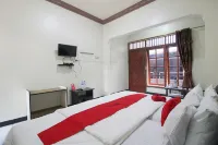 RedDoorz near Sarangan Lake Hotel dekat Toko Sumber Rejeki