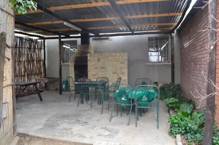 Kestell Hotel & Guesthouse Отели в г. Qwa-Qwa