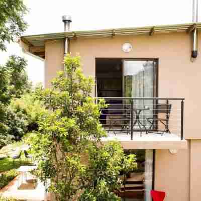 Veki's Village Cottages Hotel Exterior