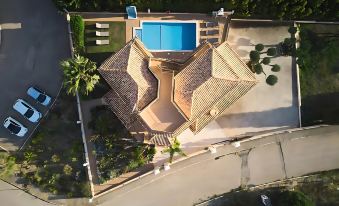 Villa Monte Das Oliveiras with Private Pool