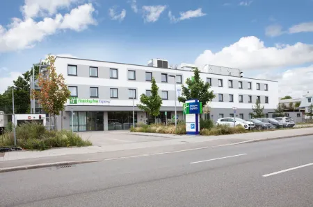 Holiday Inn Express Munich - Olympiapark Отели рядом с достопримечательностью «Университет Людвига-Максимилиана»