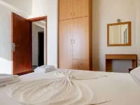 Seaview Studio in Beautiful Setting West from Chania