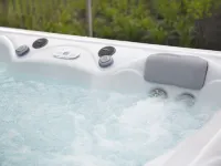 Stay with Outdoor Bubble Bath - Villaer