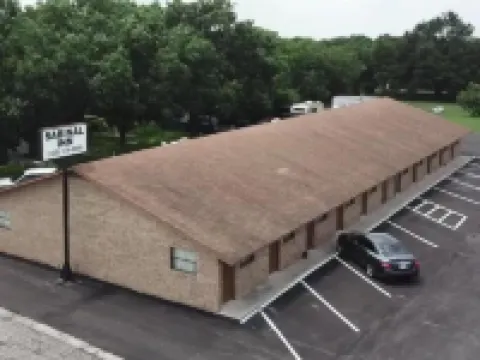 Sabinal Inn Hotels in Uvalde County