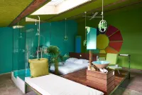 Domaine la Ferme HI Bride Hotels in Cucuron