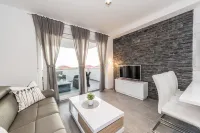 Villa Magnifica Apartments with Pool Hotels in Opcina Novalja