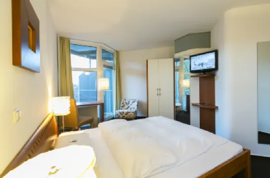 Wald & Golfhotel Lottental Hotels near ICAMS