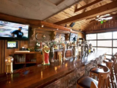 Breadalbane Inn Hotels in Wellington County