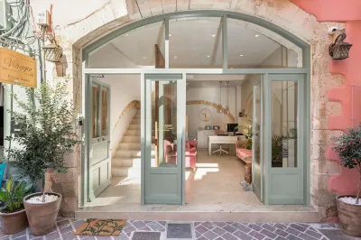 Viaggio Elegant Rooms