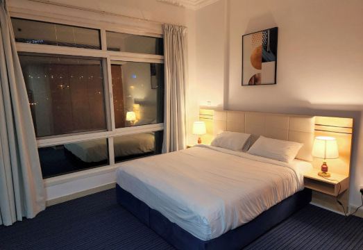 3. 아바나 홀리데이..