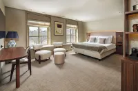 The Saints Hotel Hotels in Гертоґенбос