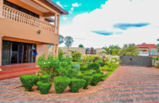Mount Pleasant - Luxurious 4-Bed Villa