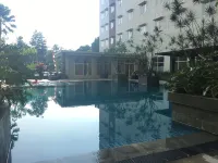 Cozy Studio At Pinewood Apartment Near Unpad Jatinangor Hotel dekat Alun-Alun Cimalaka