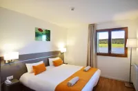 Hotel Spa les Rives Sauvages Hotels near La Source du Doubs