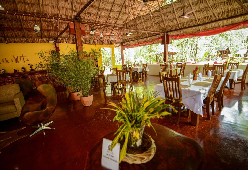 [키키 위츠의 세련된 객실 내부 디자인 이미지]