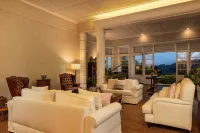 Castle Hill Bungalow by Seven Angels