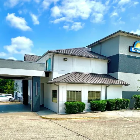 Days Inn by Wyndham Arlington
