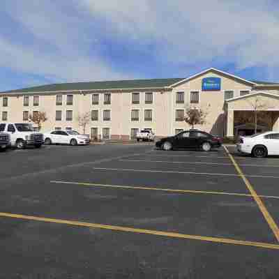 Baymont by Wyndham Augusta Riverwatch Hotel Exterior