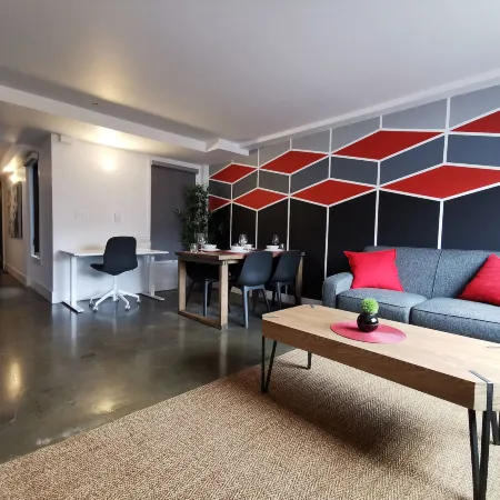 Cameo Hotel and Suites