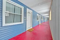 The Blue Anchor at Houghton Lake Hotels in Markey Township