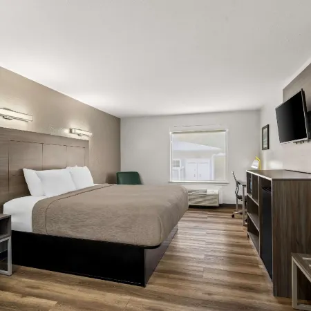 Quality Inn & Suites Biloxi - Ocean Springs Hotels in Latimer