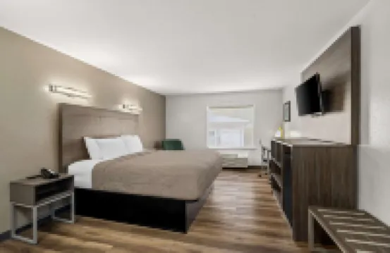 Quality Inn & Suites Biloxi - Ocean Springs