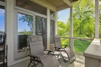 Beautiful Lake Front House on Clark Lake with a Large Yard!  Sleeps 20+