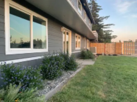 E+H House-Views! Fast Wifi & Pet friendly!