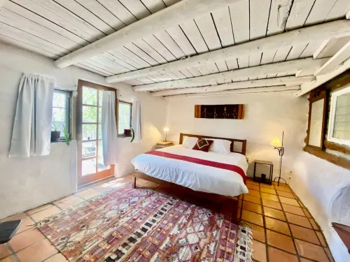 Tranquil Pondside Retreat with Hot Tubs, Saunas Hotels in Taos Ski Valley