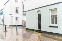 Corner Pin Cottage, stunning house..right in the heart of Whitstable