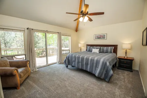 Hot Tub and Recreation Passes with Golf Course View - Stunning Retreat