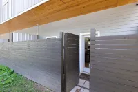Modern Comfort and Prime Location Amenities - Chic Stylish Retreat Hôtels à : Fayetteville