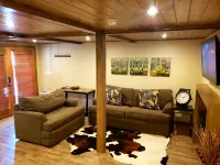Charming Suite with Electric Fireplace and Cozy Ambiance - Inviting Retreat Hôtels à : Comte de Fannin