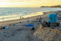 Spacious Condo with Gourmet Kitchen and Piano - Serene Coastal Retreat