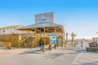 New Renovations and Close to White Sand Beaches - Charming Coastal Oasis