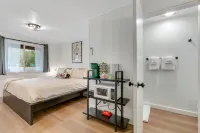 Ground-floor hiker's studio with mountain views & fast WiFi - dog-friendly Hotels in Quilcene