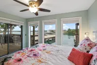 Lakeside Pool and Stunning Views - Serene Waterfront Retreat