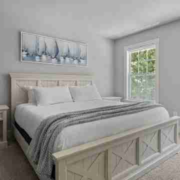 Spacious Townhome with Year-Round Pool and Hot Tub - Inviting Coastal Retreat Rooms