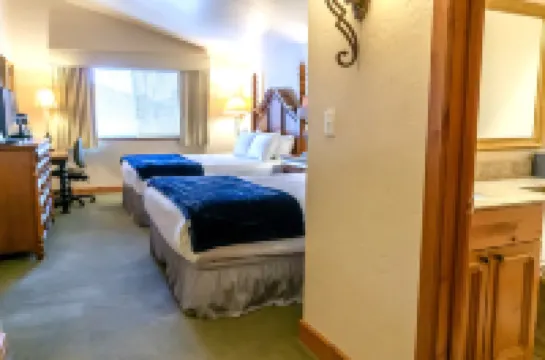 Epic Adventure Hub with Spa and Pool Amenities - Gorgeous Mountain Haven