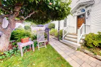 Lovely studio w/full kitchen/free WiFi- next to river/antique shops/restaurants Hotels near North Of The Border