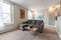 Modern Apartment| Peaceful Community Hotels in Orono