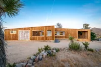 Hot Tub and Cowboy Tubs - Stunning Desert Oasis Retreat