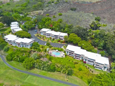 Ocean View Living with Tropical Garden Vistas - Spectacular Oasis Hotels near Kona Country Club