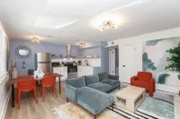 Modern Suite with Fire Pits and Beach Chairs - Charming Coastal Retreat Hotels in Norfolk
