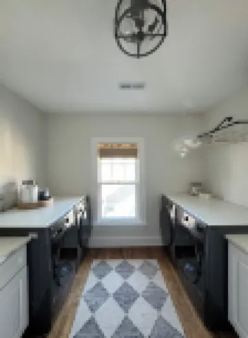 Cozy and accomodating designer home near downtown and McKennan Park - sleeps 10+