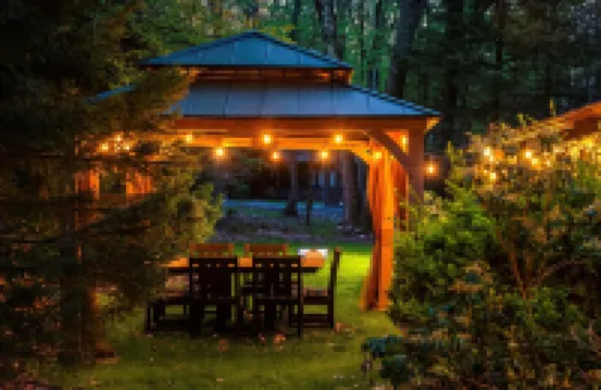 Ranch on Greenwood: Hot tub , fire pits, kayaks, Rafts, Bikes