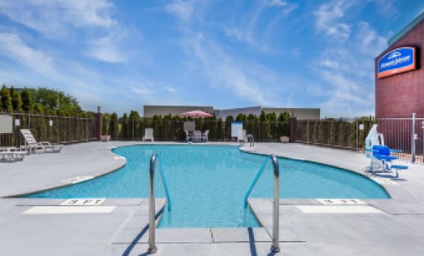 Howard Johnson by Wyndham Evansville East