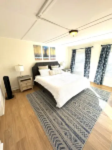 Walk to campus; open concept kitchen/living;nature trail at end of this quiet st