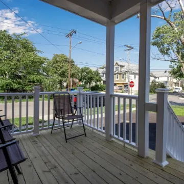 Charming 3-Br House in lovely Buffalo with AC, WiFi & Free Parking